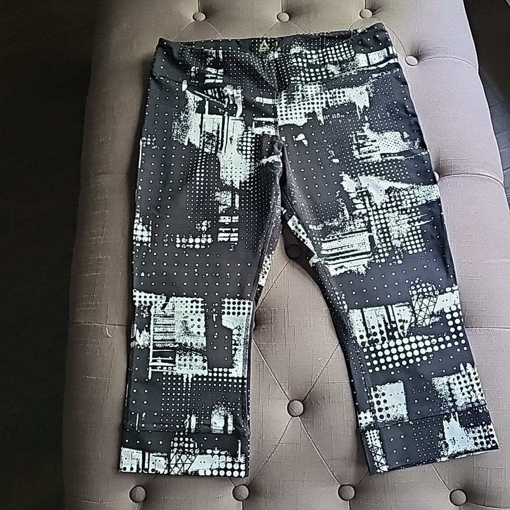 Reebok, speedwick, work out pants and top... black and white size XL top L - Picture 2 of 7
